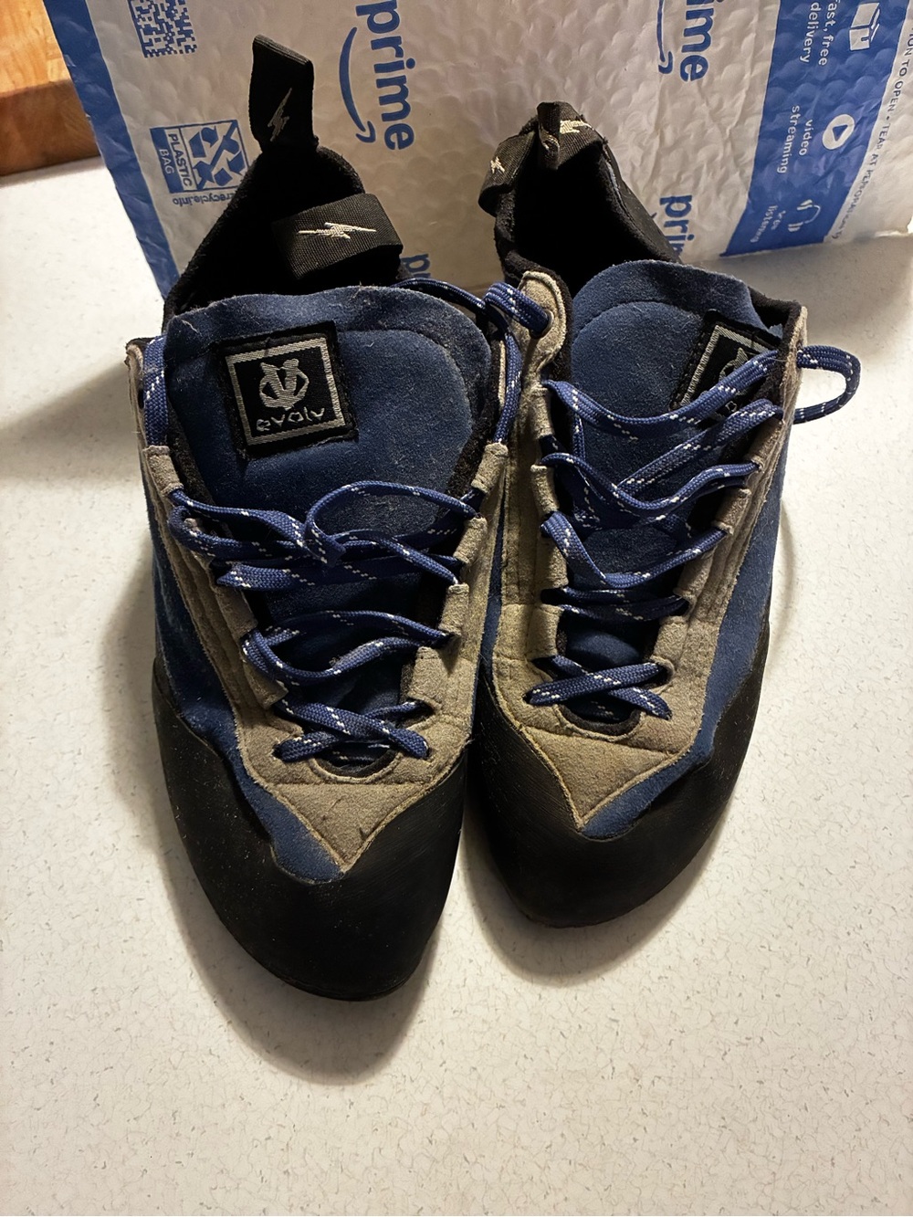 Evolv men’s rock climbing shoes size 11